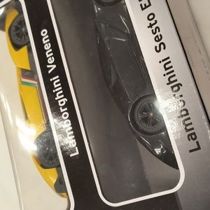 Lamborghini Veneno & Sesto Elemento 1:24 Model Car Set NEW IN BOX